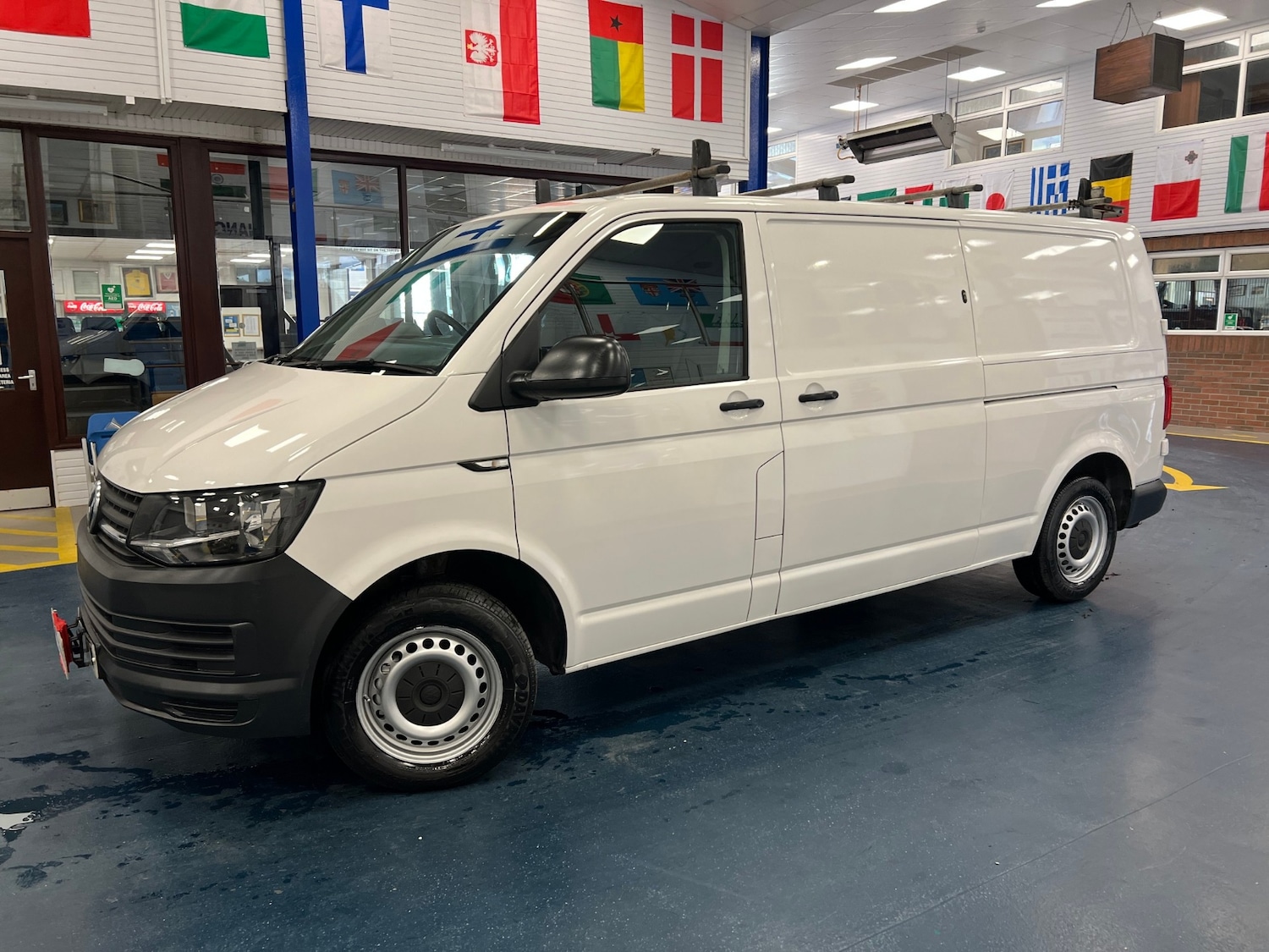 Used Volkswagen Transporter 2016 for sale - 76126199: Photo 3