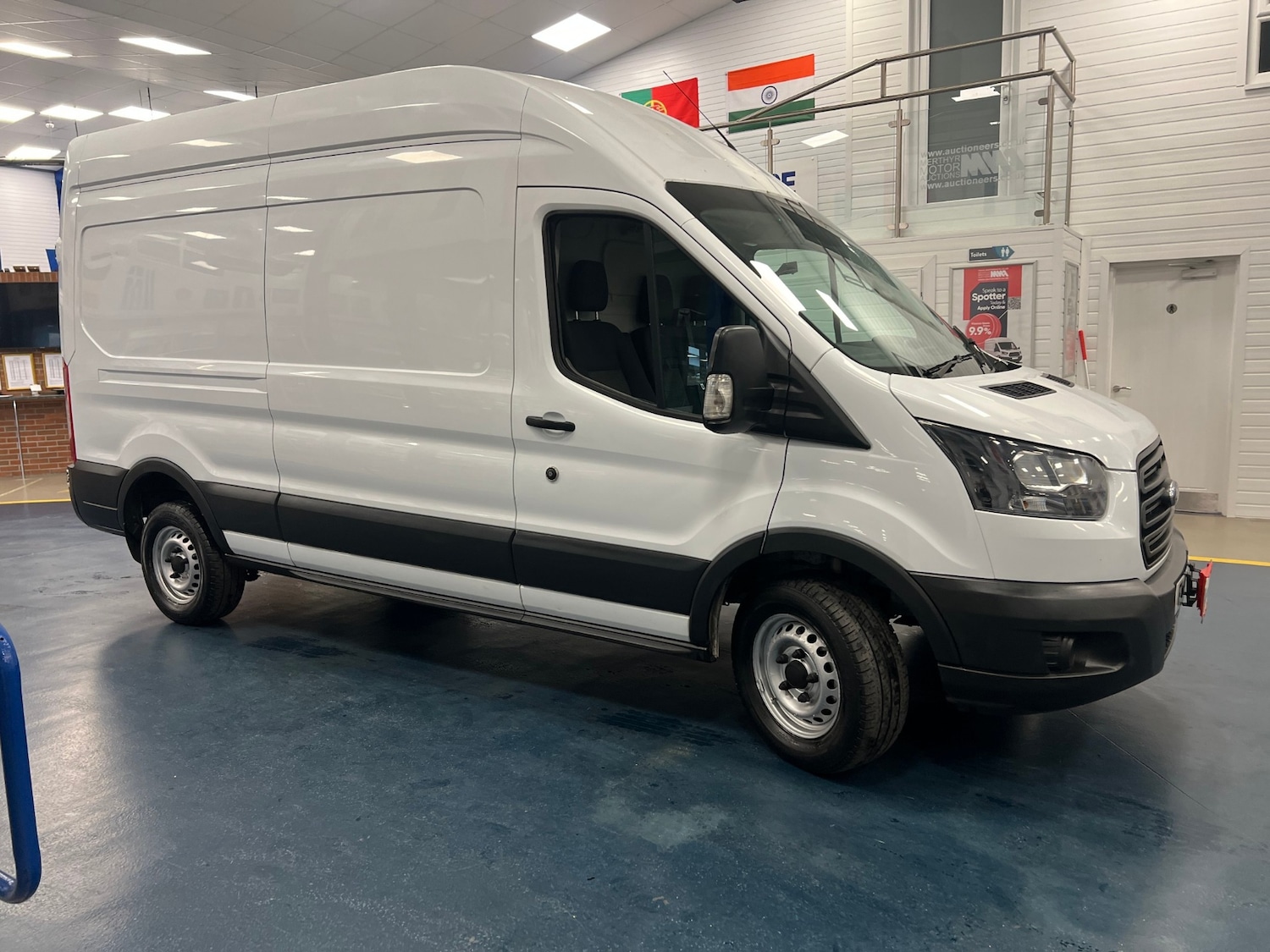Used Ford Transit 2019 for sale - 76205331: Photo 2