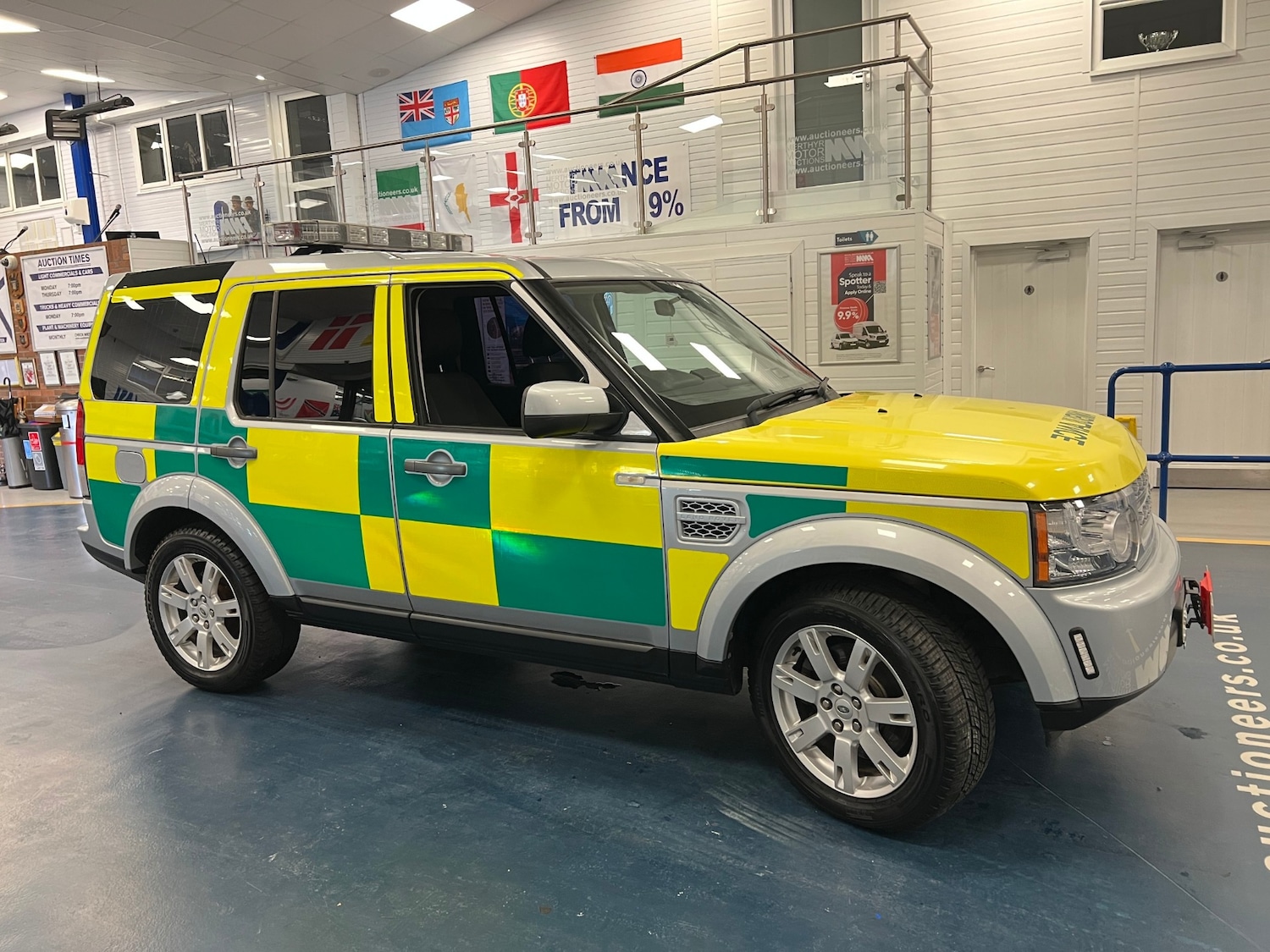 Used Land Rover Discovery 2011 for sale - 77743252: Photo 2