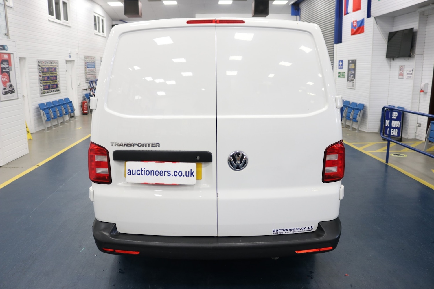 Used Volkswagen Transporter 2018 for sale - 77125976: Photo 10