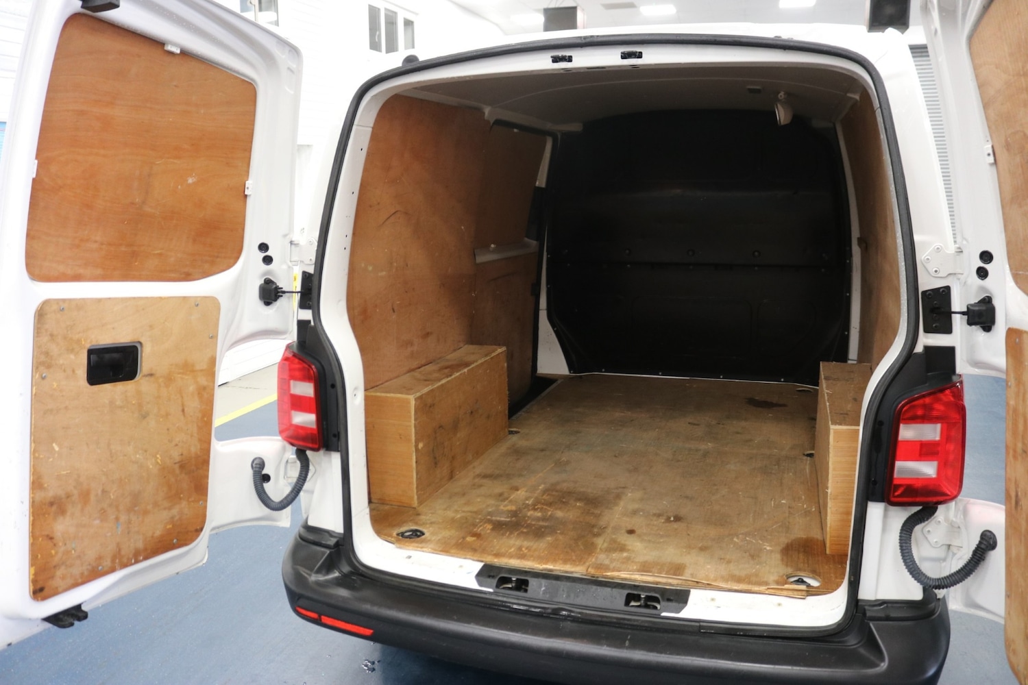 Used Volkswagen Transporter 2018 for sale - 77125976: Photo 13