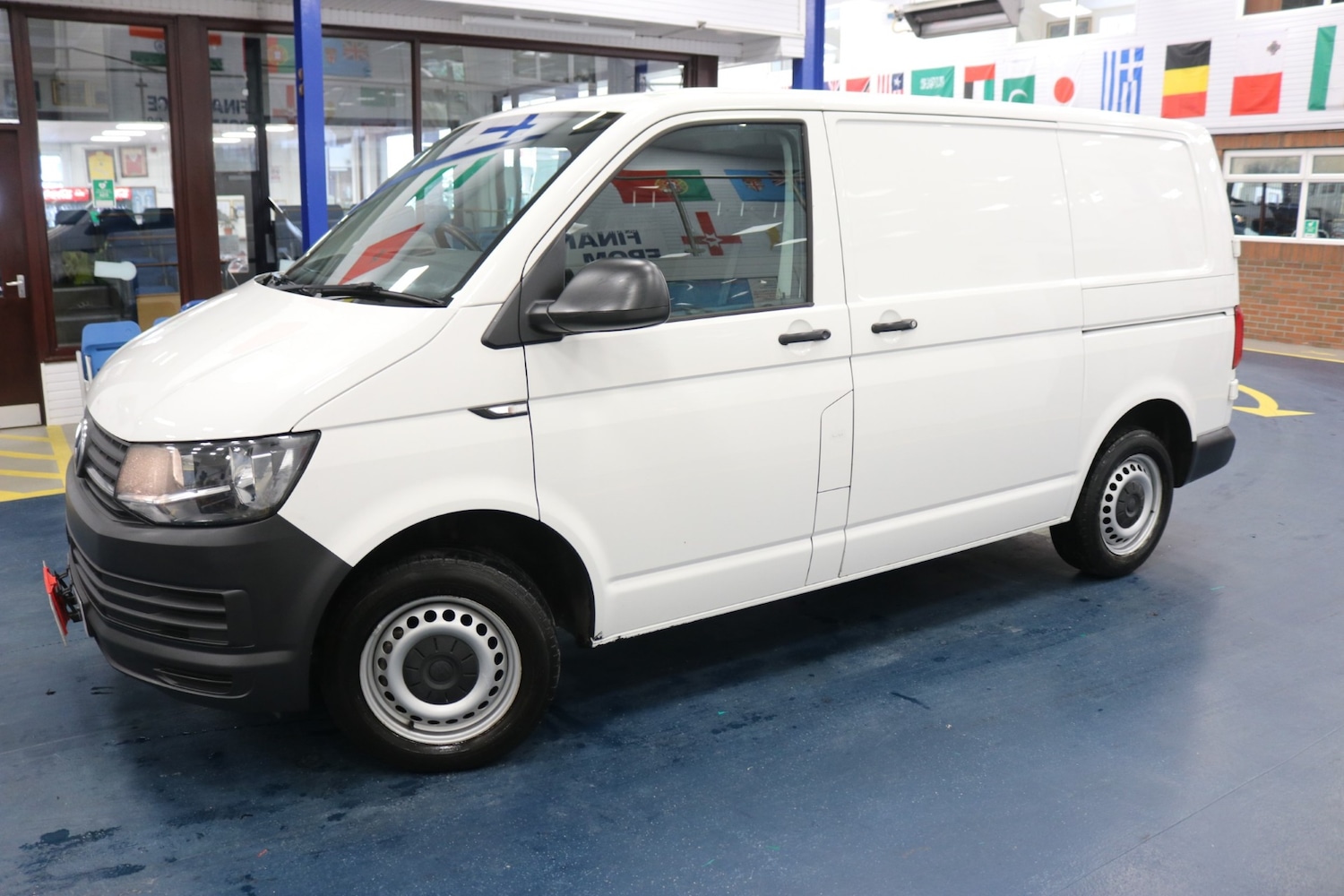 Used Volkswagen Transporter 2018 for sale - 77125976: Photo 3