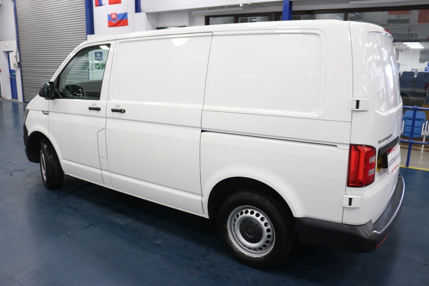 Used Volkswagen Transporter 2018 for sale - 77125976: Photo 4