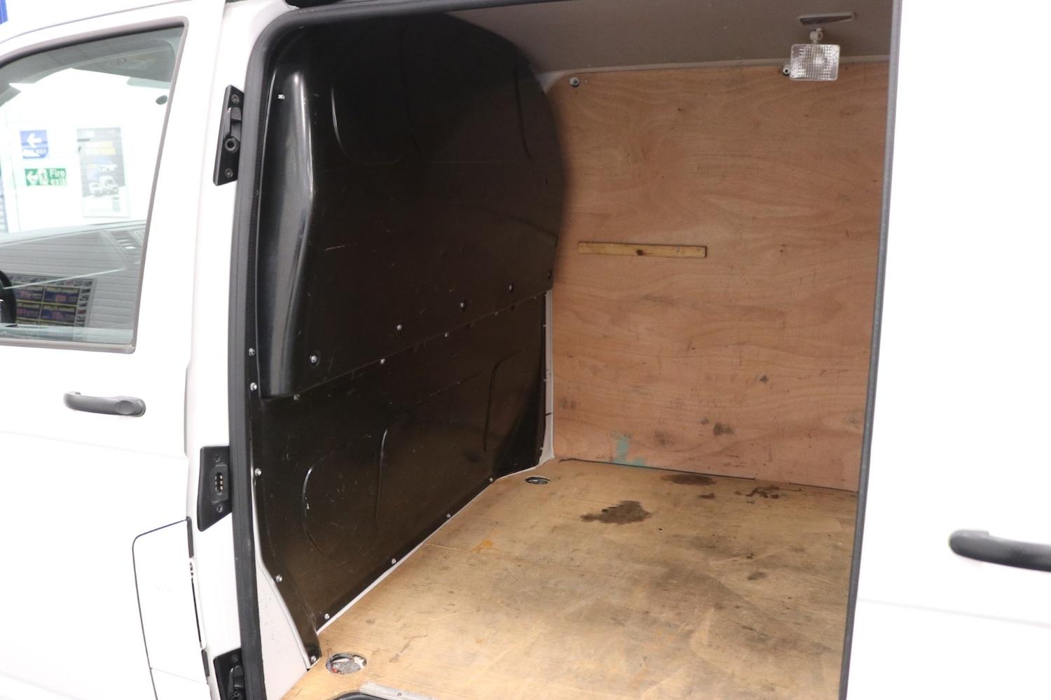 Used Volkswagen Transporter 2018 for sale - 77125976: Photo 8