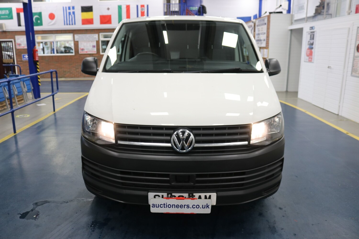 Used Volkswagen Transporter 2018 for sale - 77125976: Photo 9
