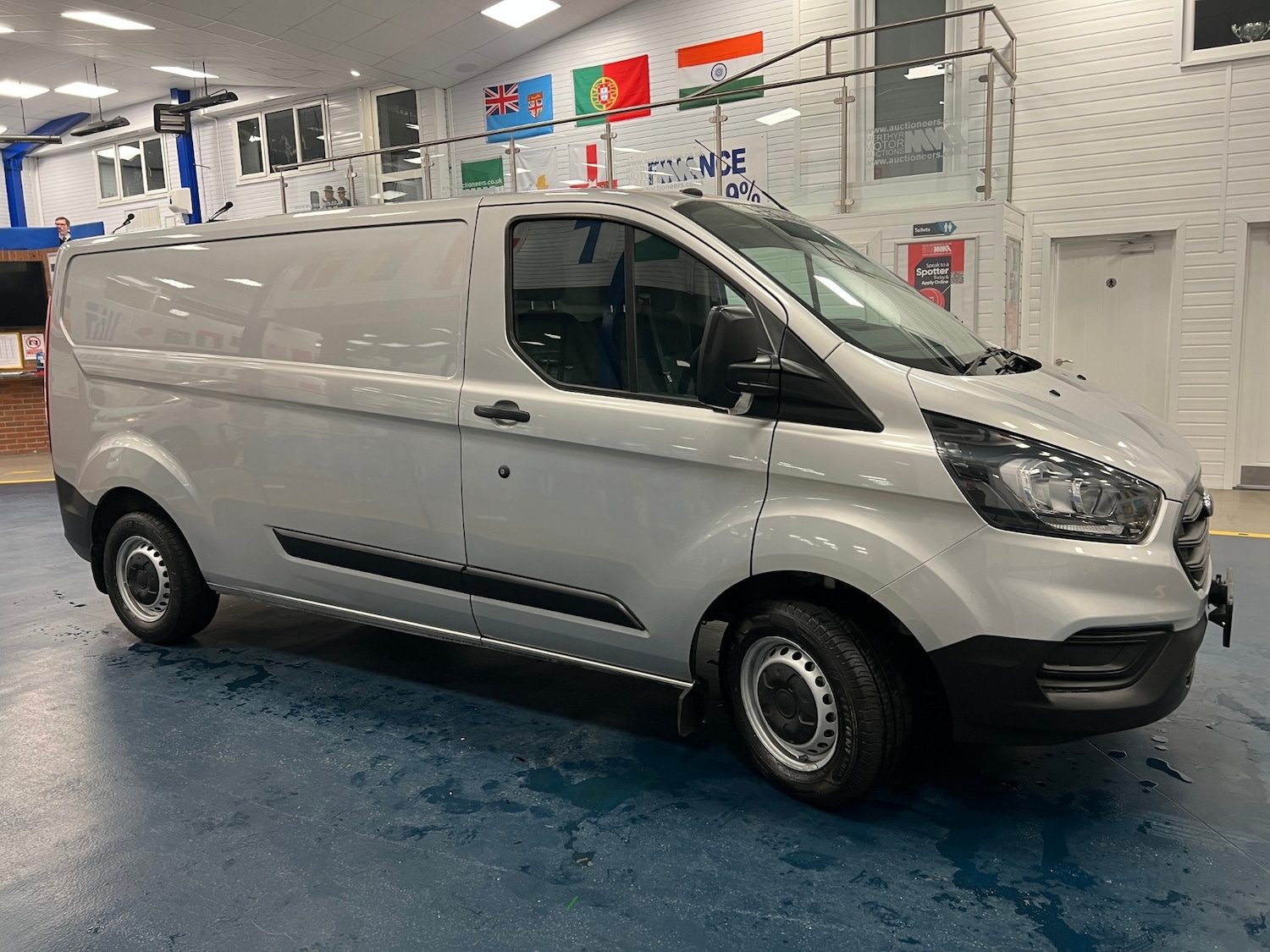 Used Ford Transit Custom 2018 for sale - 76611158: Photo 2