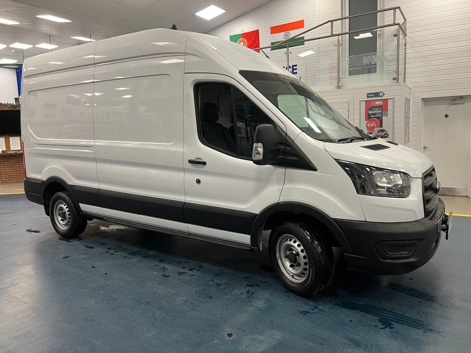 Used Ford Transit 2020 for sale - 77125090: Photo 2