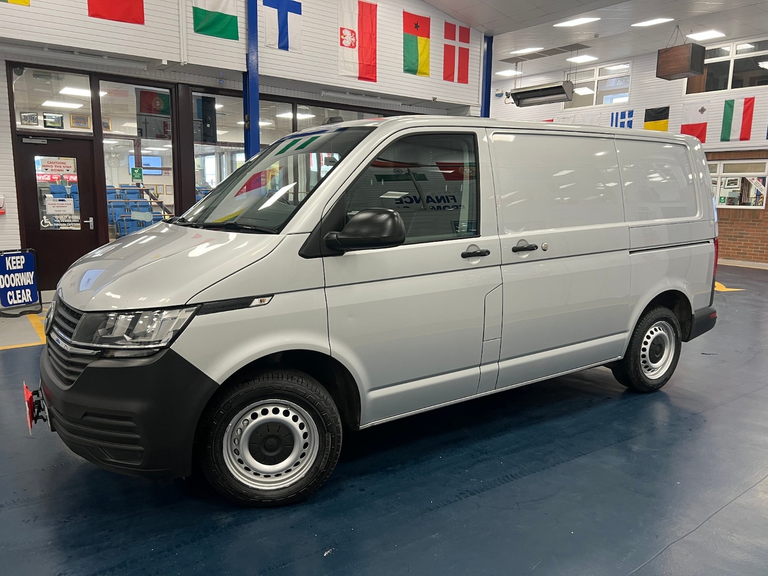 Used Volkswagen Transporter 2021 for sale - 78028969: Photo 3