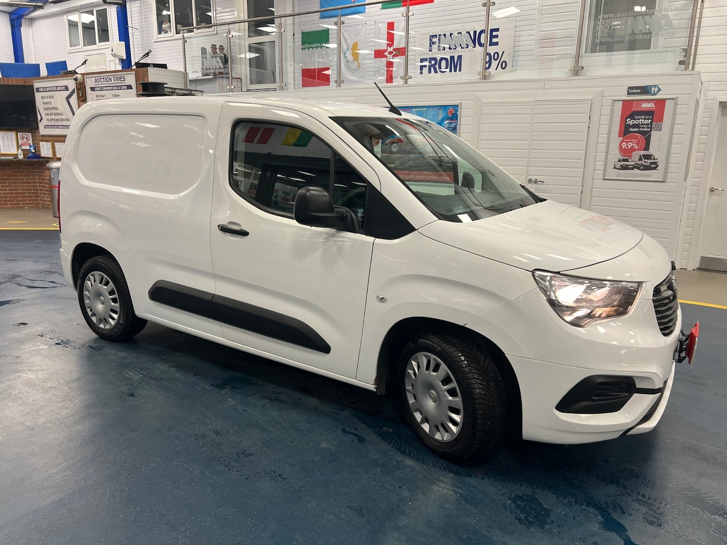 Used Vauxhall Combo 2019 for sale - 76319186: Photo 2