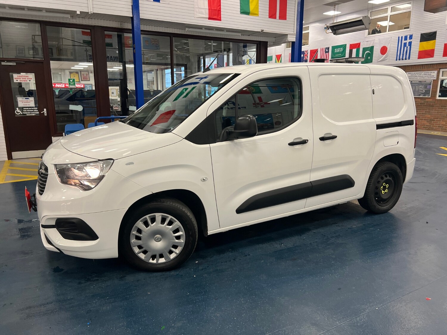 Used Vauxhall Combo 2019 for sale - 76319186: Photo 3