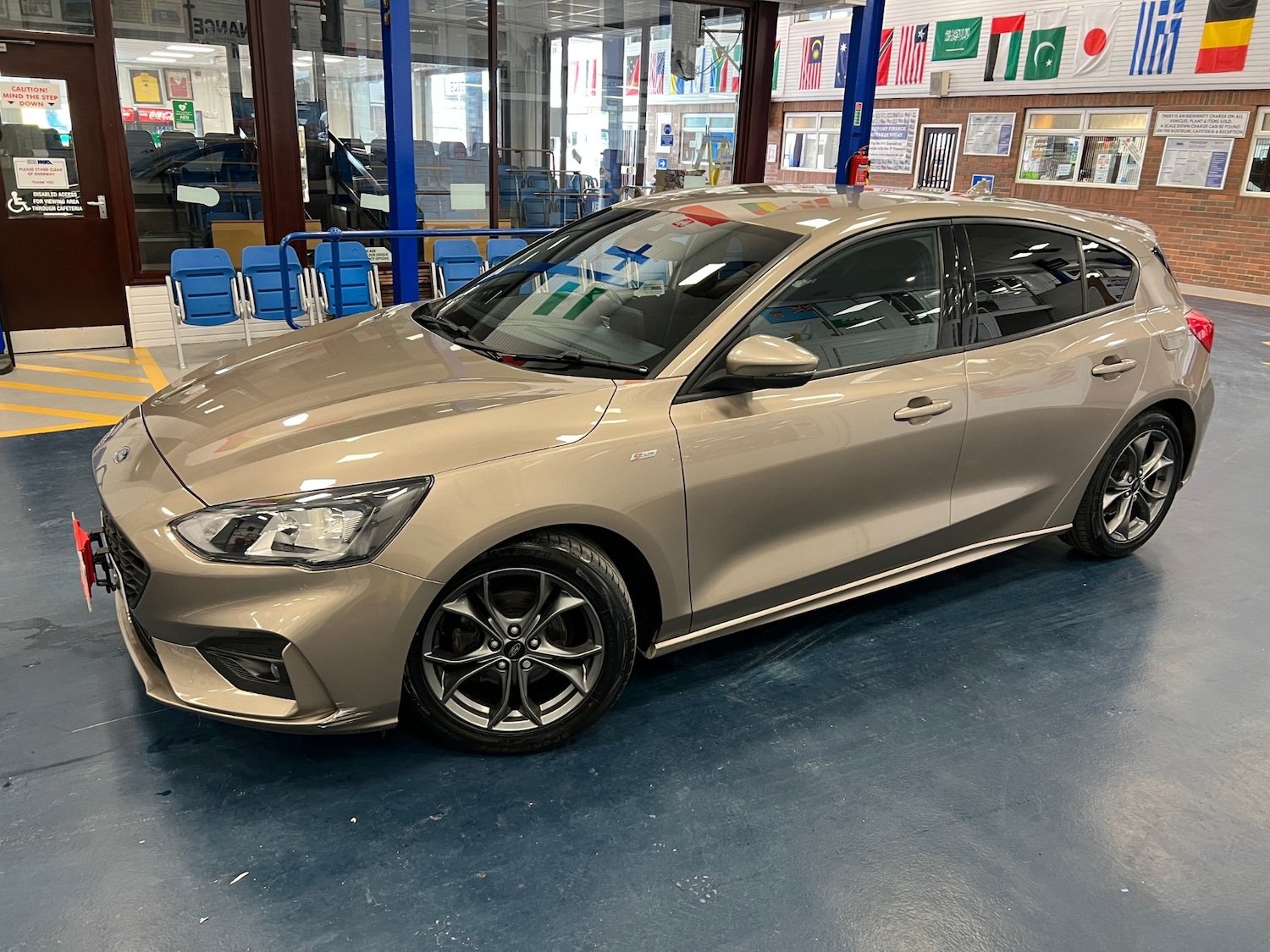 Used Ford Focus 2019 for sale - 77918057: Photo 3