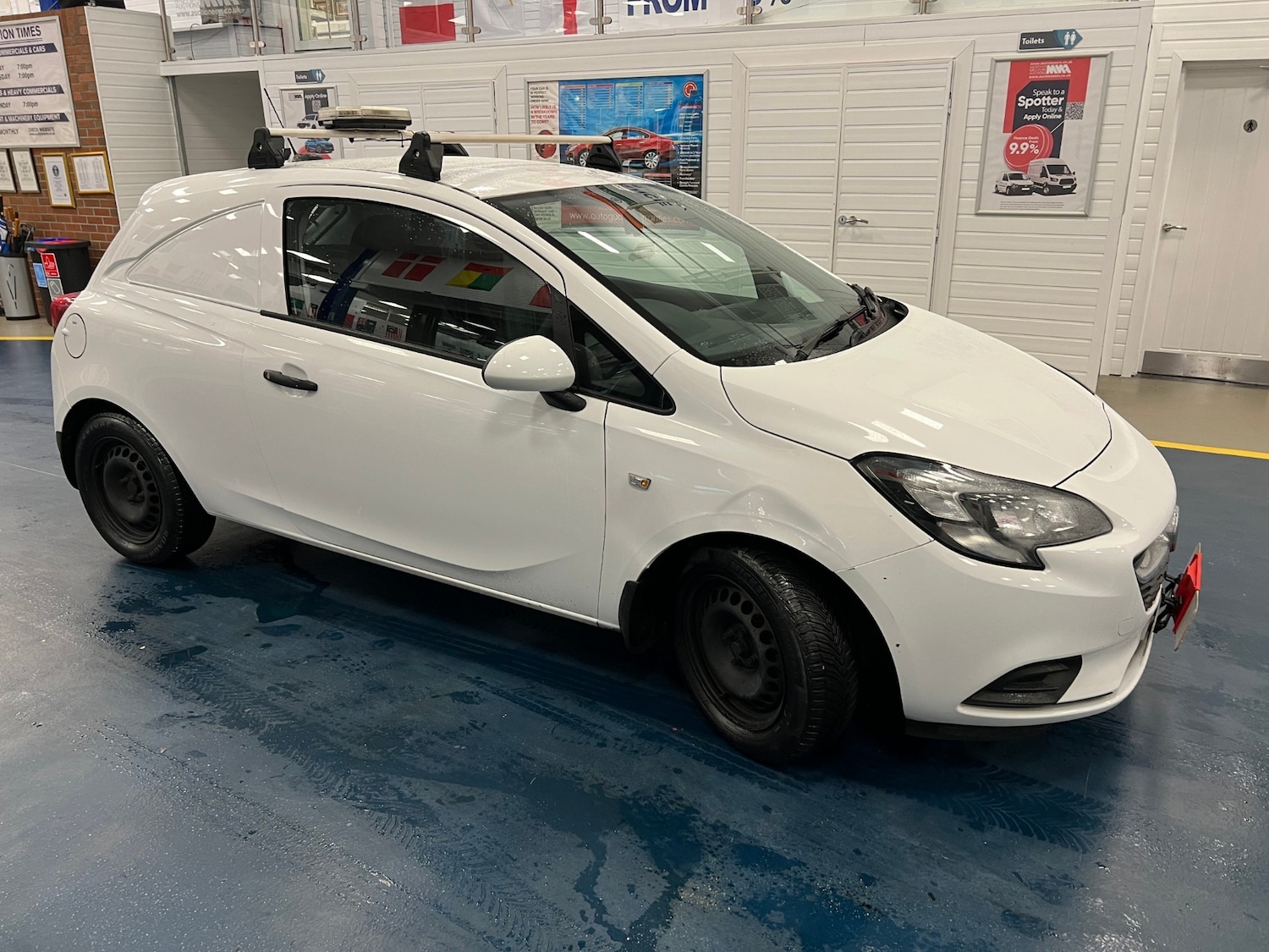 Used Vauxhall Corsa 2018 for sale - 76452004: Photo 2