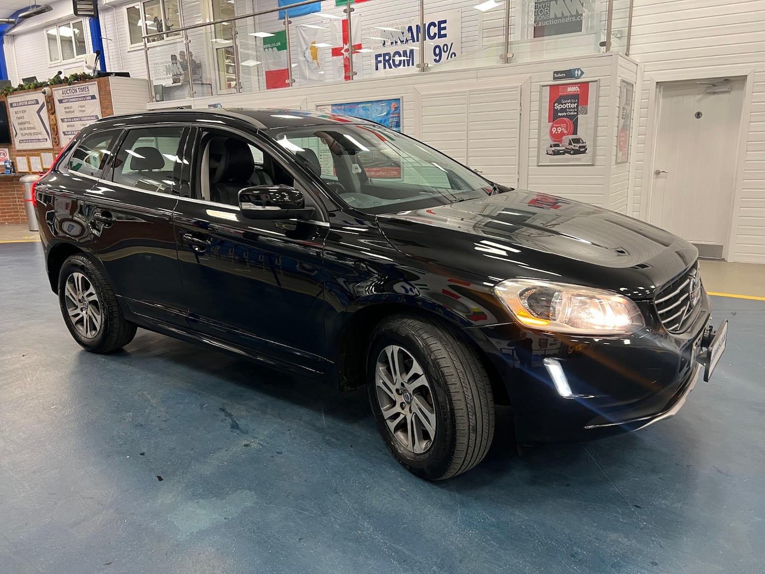 Used Volvo XC60 2014 for sale - 76650274: Photo 2