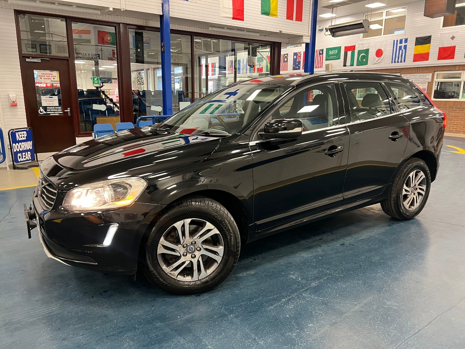 Used Volvo XC60 2014 for sale - 76650274: Photo 3