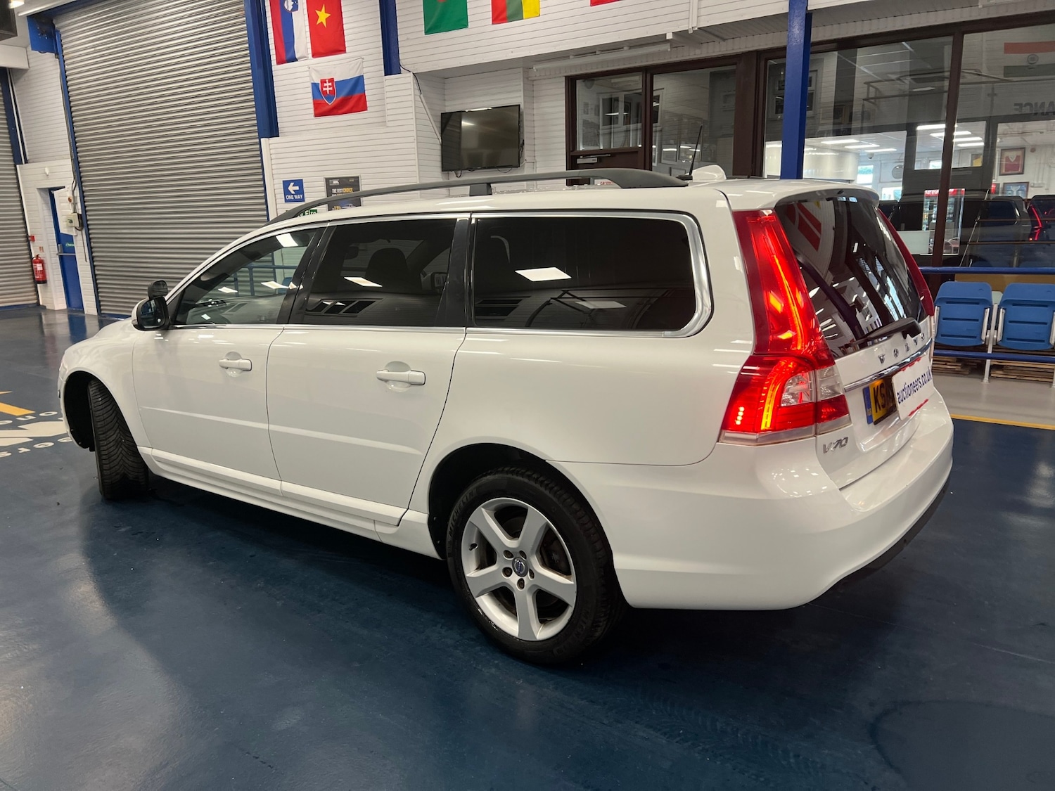 Used Volvo V70 2016 for sale - 78179731: Photo 4
