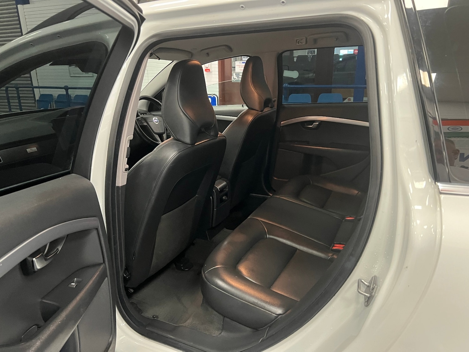 Used Volvo V70 2016 for sale - 78179731: Photo 9