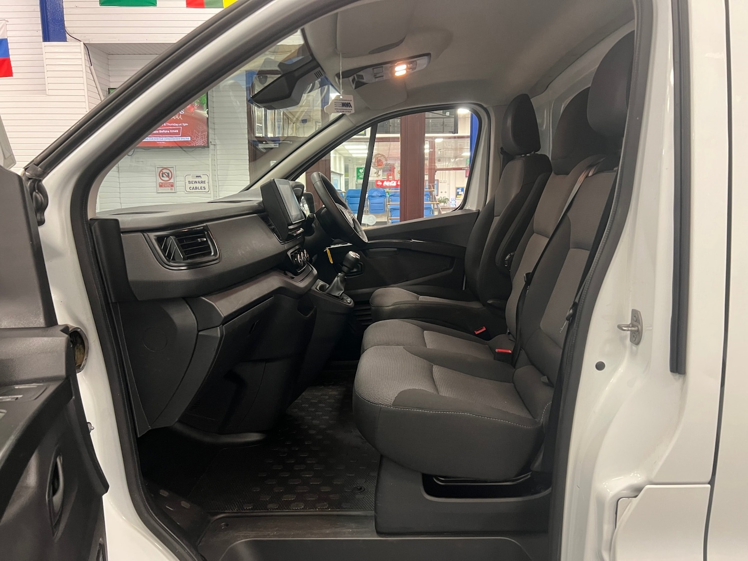 Used Renault Trafic 2023 for sale - 76971117: Photo 15