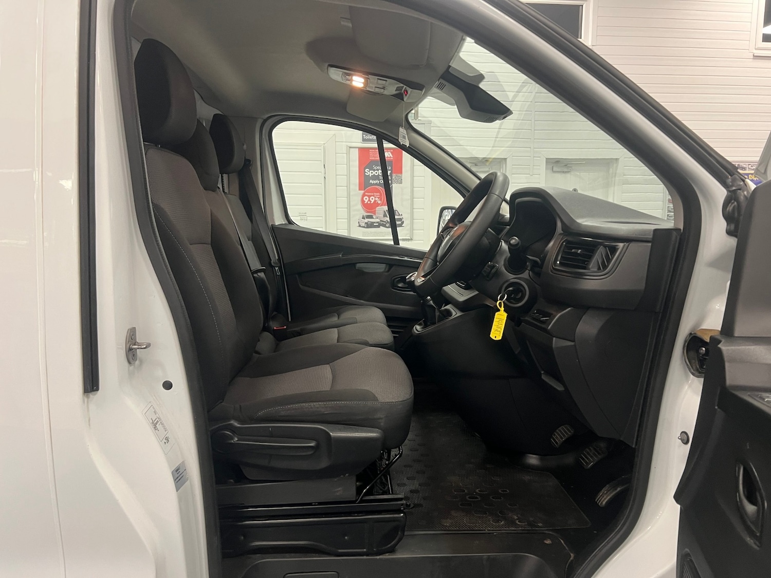 Used Renault Trafic 2023 for sale - 76971117: Photo 16