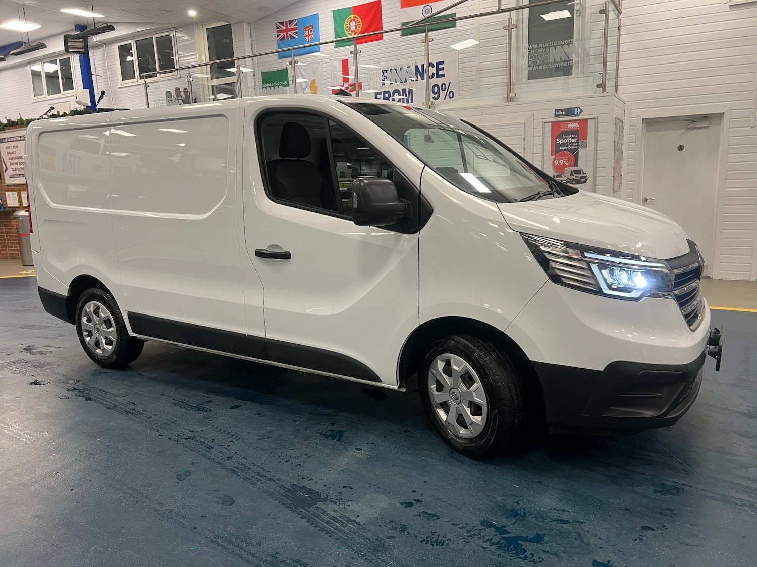 Used Renault Trafic 2023 for sale - 76971117: Photo 2