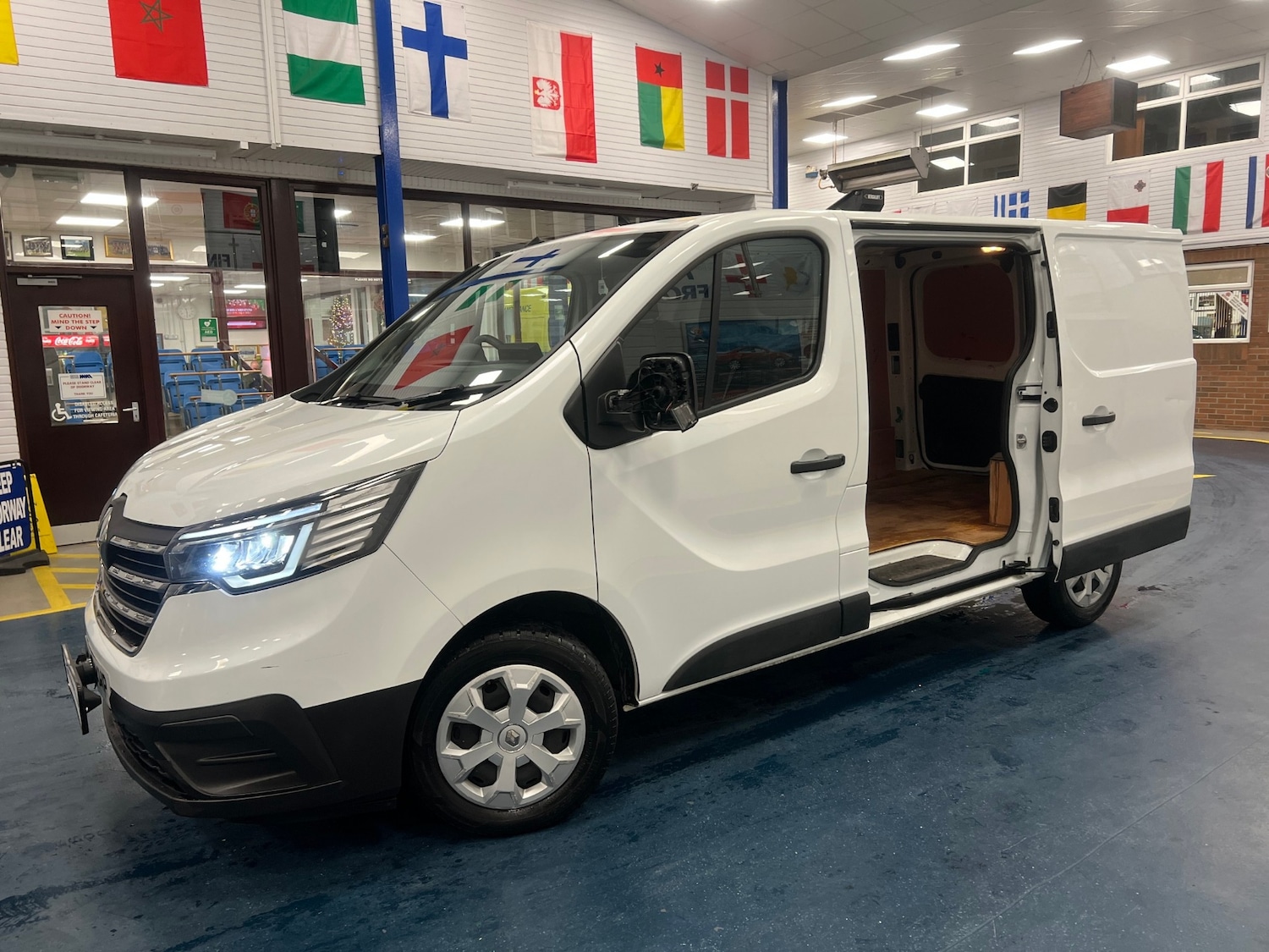 Used Renault Trafic 2023 for sale - 76971117: Photo 6