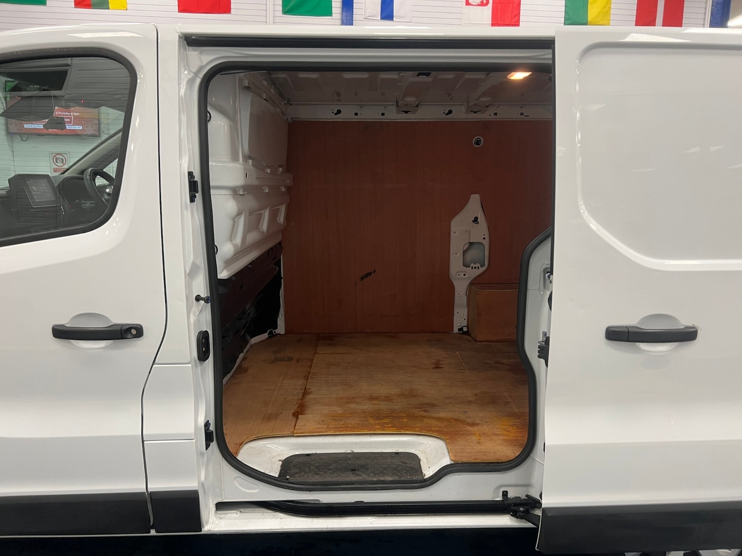 Used Renault Trafic 2023 for sale - 76971117: Photo 7