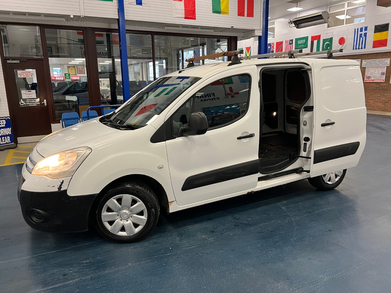 Used Citroen Berlingo 2009 for sale - 76412277: Photo 6