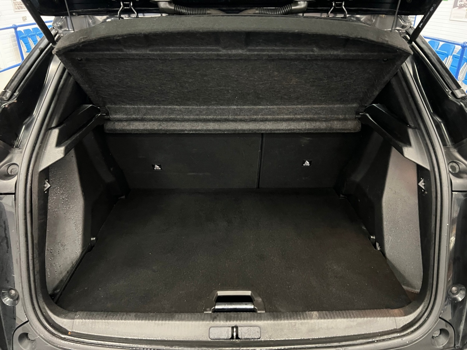 Used Peugeot 2008 2021 for sale - 77812810: Photo 8