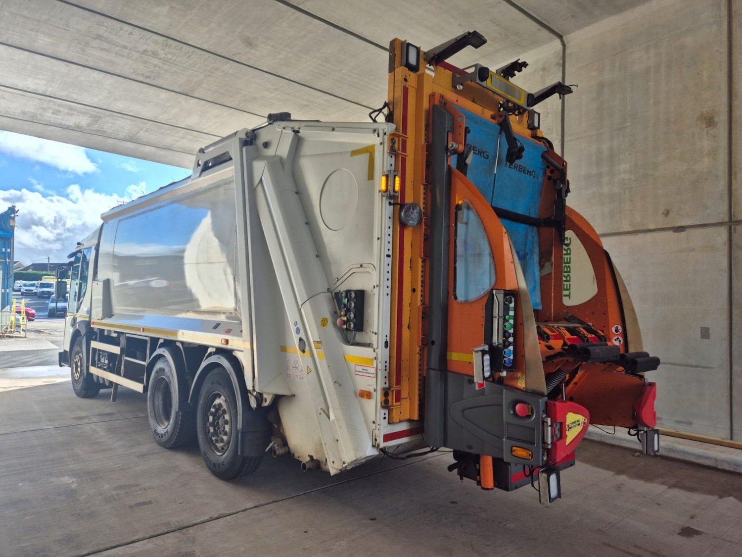 Vehicle 4