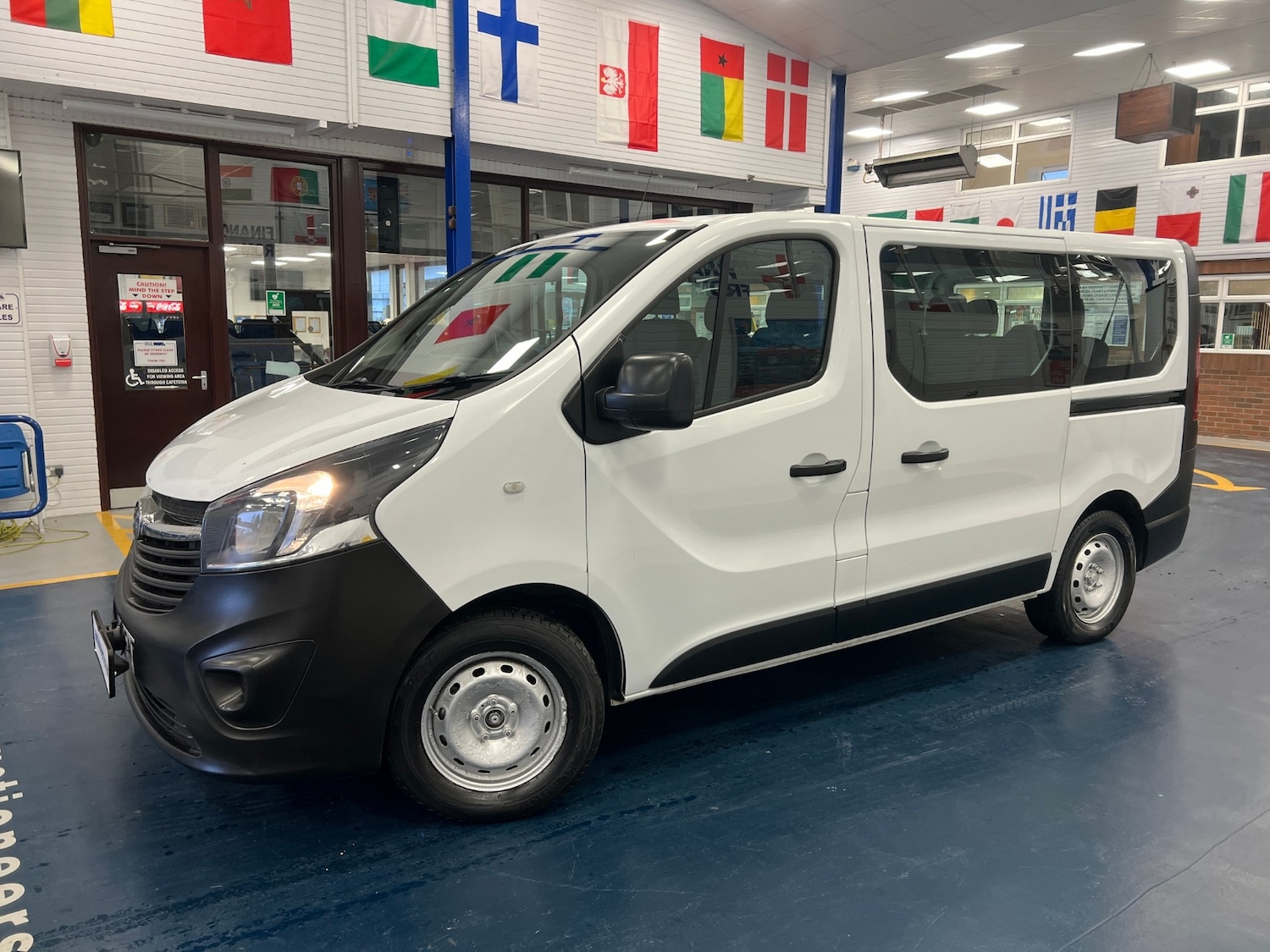 Used Vauxhall Vivaro 2016 for sale - 77592232: Photo 3