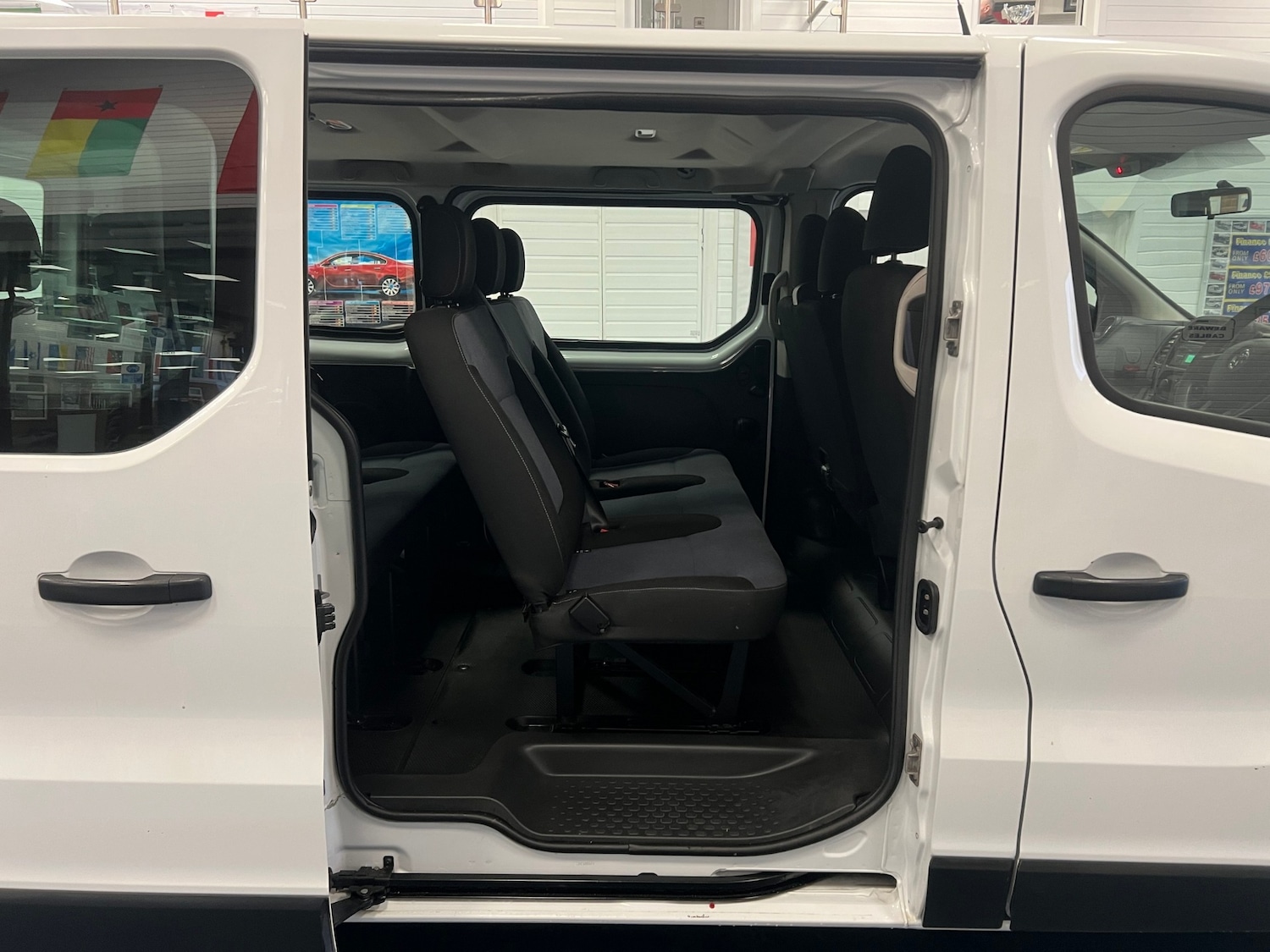 Used Vauxhall Vivaro 2016 for sale - 77592232: Photo 6