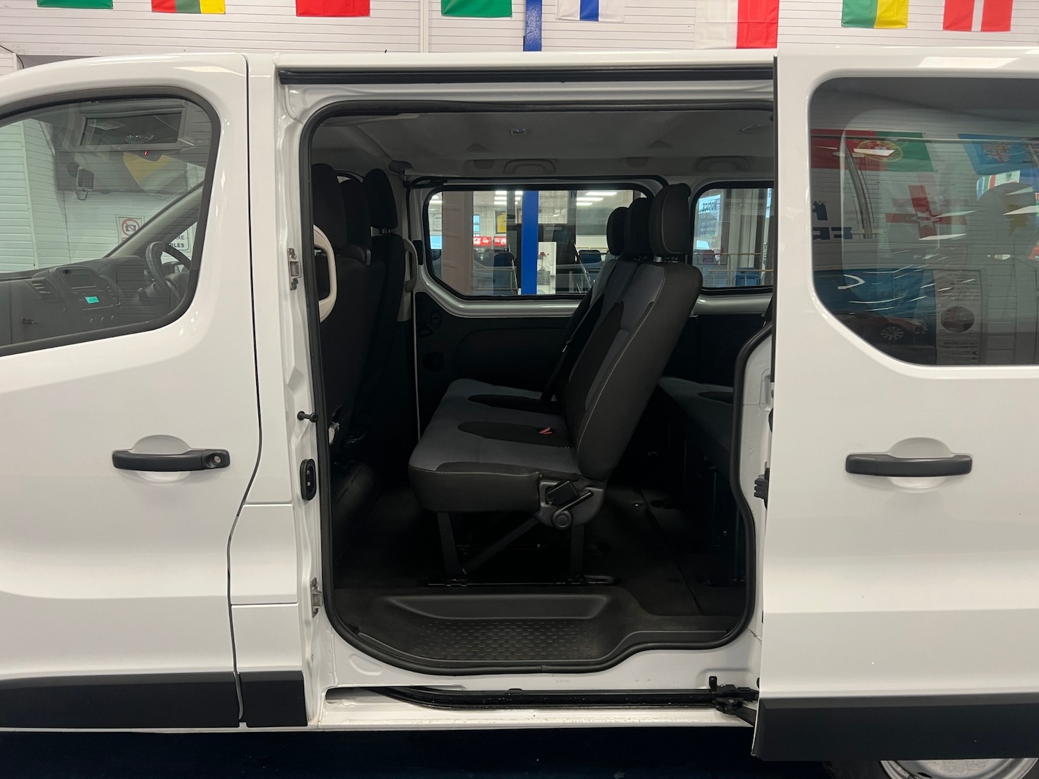 Used Vauxhall Vivaro 2016 for sale - 77592232: Photo 8