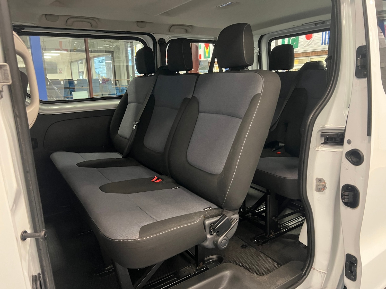 Used Vauxhall Vivaro 2016 for sale - 77592232: Photo 9