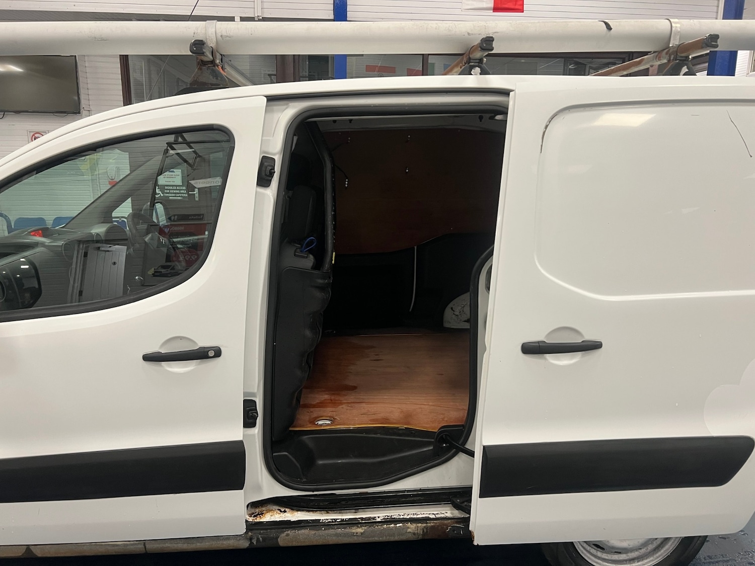 Used Citroen Berlingo 2009 for sale - 76920178: Photo 8