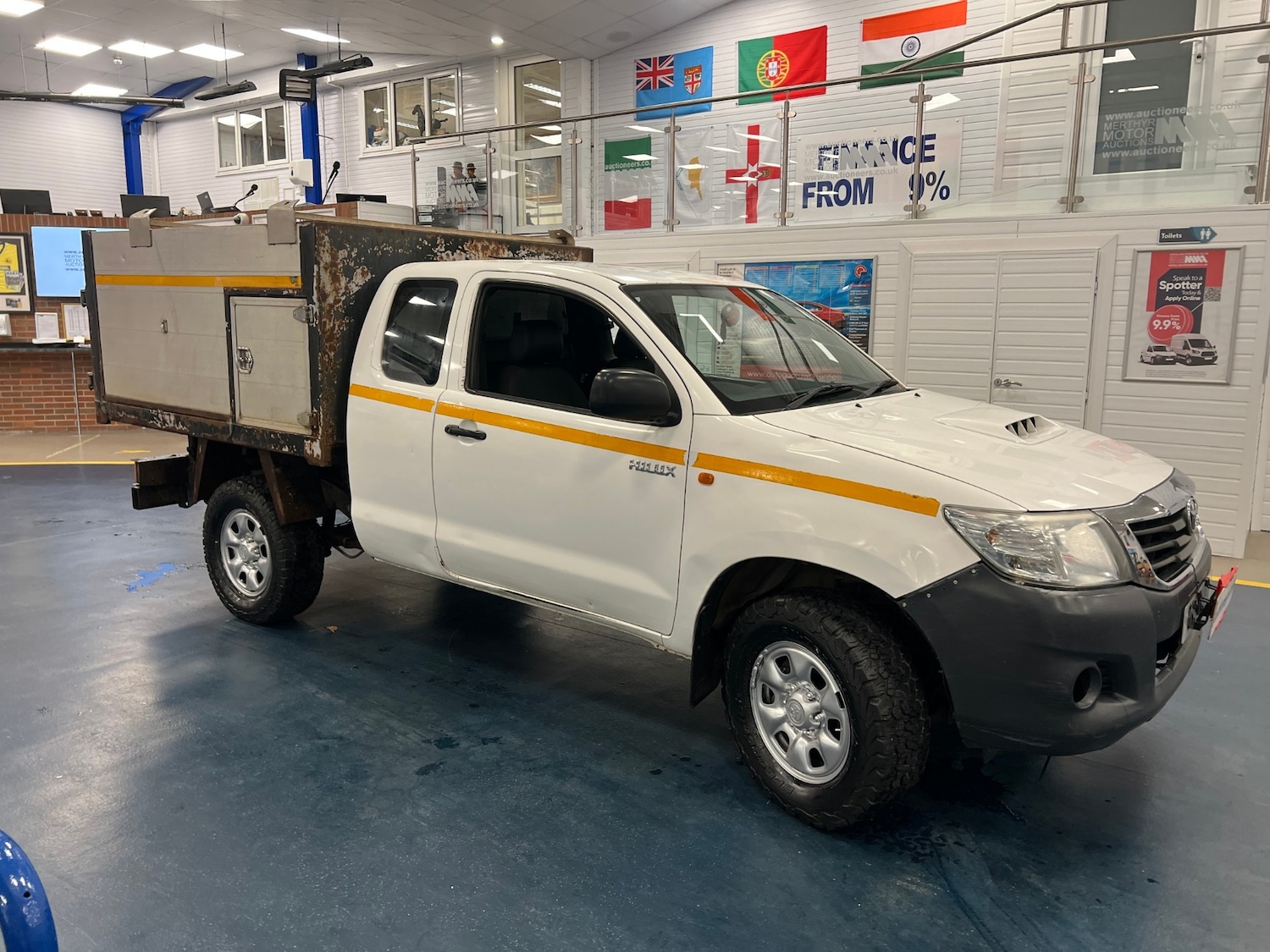 Used Toyota Hilux 2014 for sale - 76381978: Photo 2