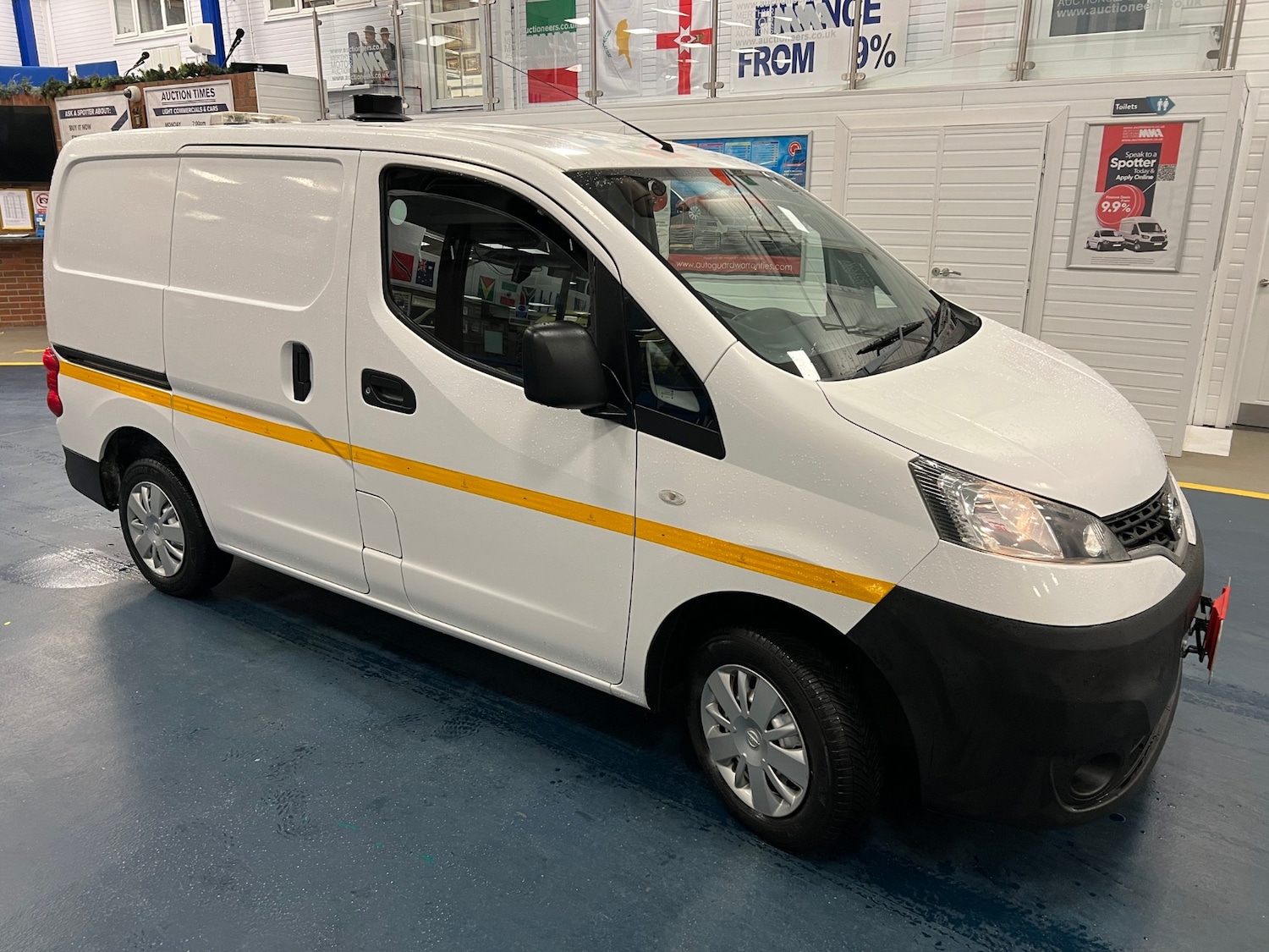 Used Nissan NV200 2017 for sale - 76970103: Photo 2
