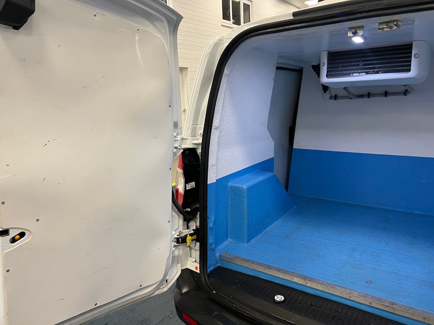 Used Ford Transit Courier 2020 for sale - 77148531: Photo 16