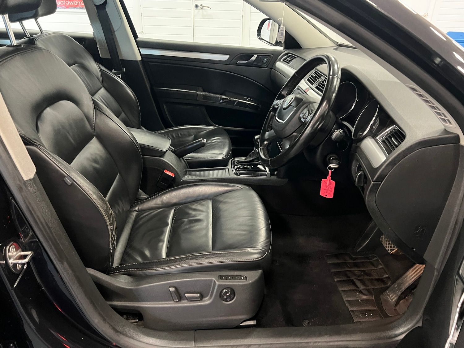 Used Skoda Superb 2010 for sale - 76233845: Photo 14