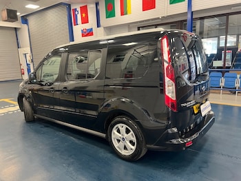 Used Ford Grand Tourneo Connect 2016 for sale - 79216223: Photo