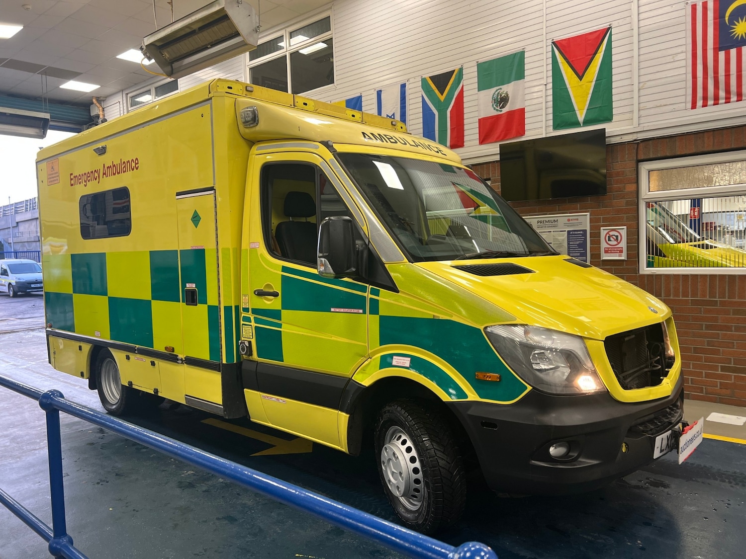 Used Mercedes-Benz Sprinter 2015 for sale - 77336651: Photo 2