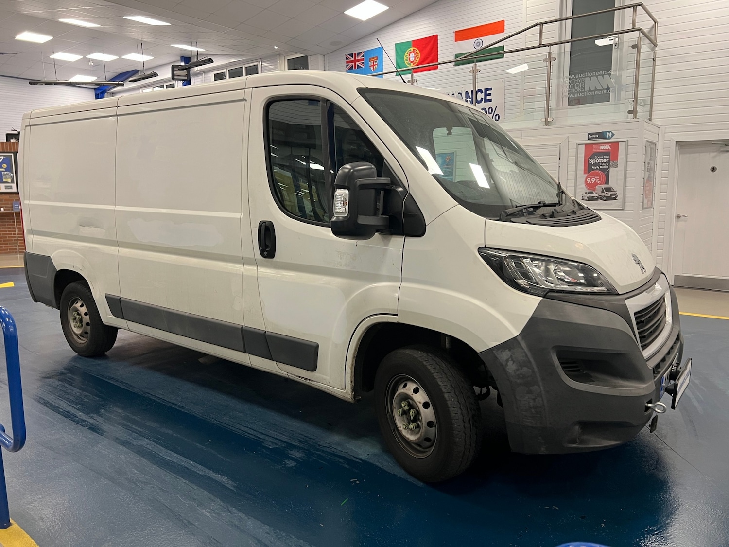 Used Peugeot Boxer 2016 for sale - 76693868: Photo 2