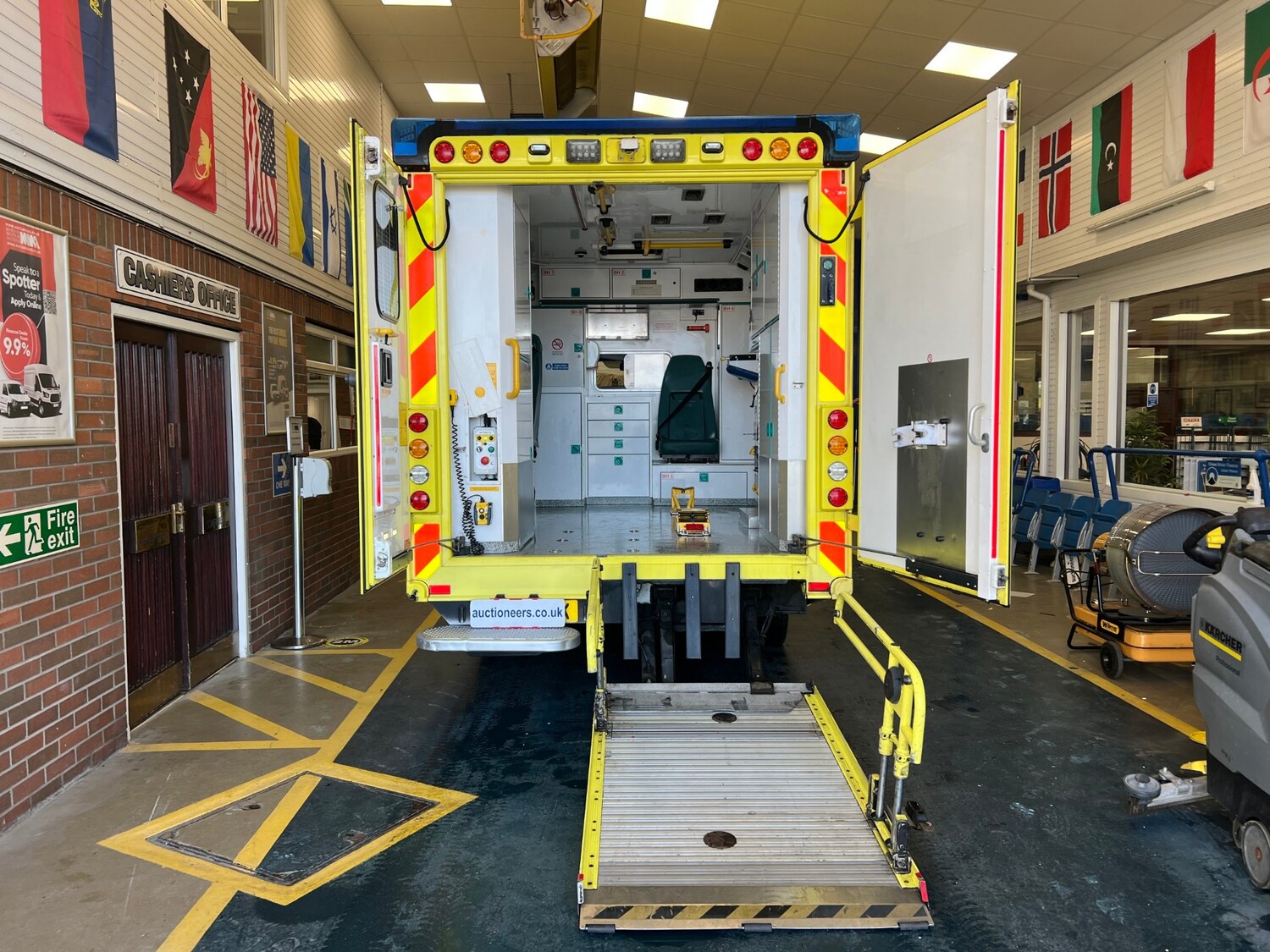 Used Mercedes-Benz Sprinter 2015 for sale - 77336195: Photo 13