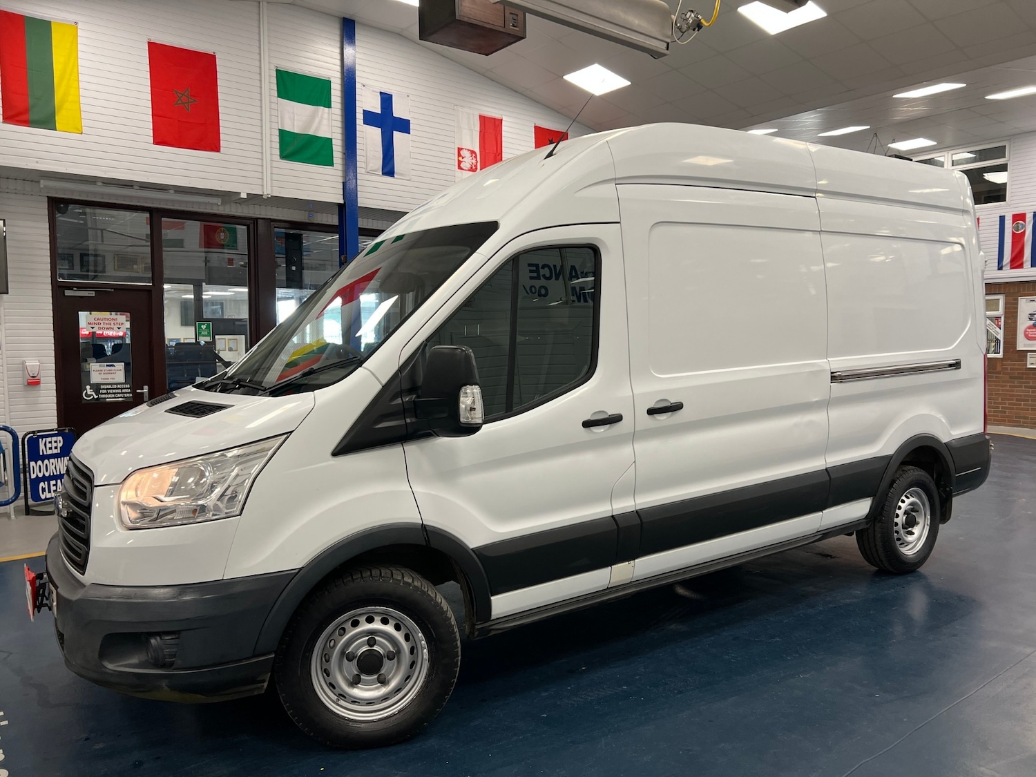 Used Ford Transit 2015 for sale - 77983600: Photo 3