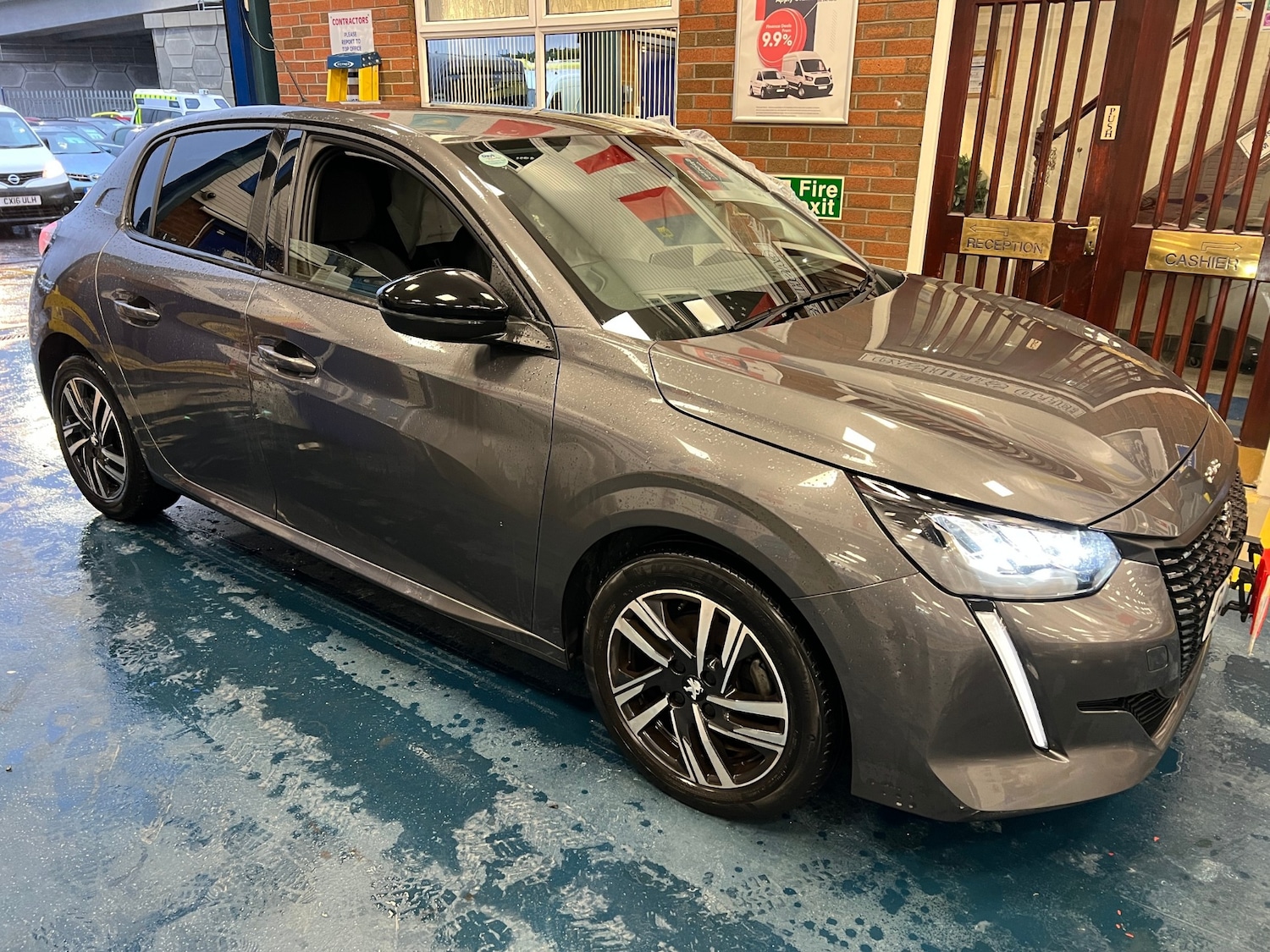 Used Peugeot 208 2023 for sale - 77271902: Photo 2