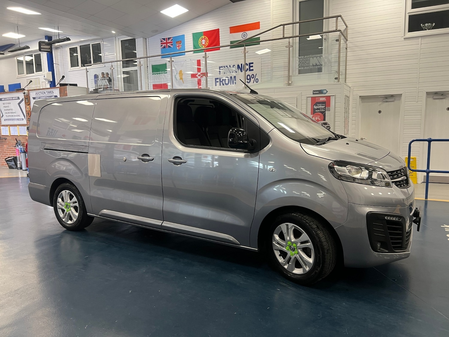 Used Vauxhall Vivaro 2022 for sale - 78161690: Photo 2