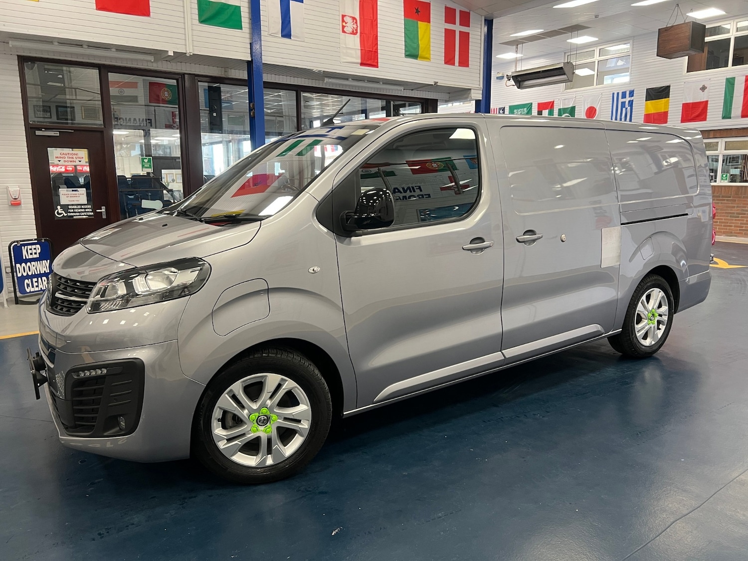 Used Vauxhall Vivaro 2022 for sale - 78161690: Photo 3