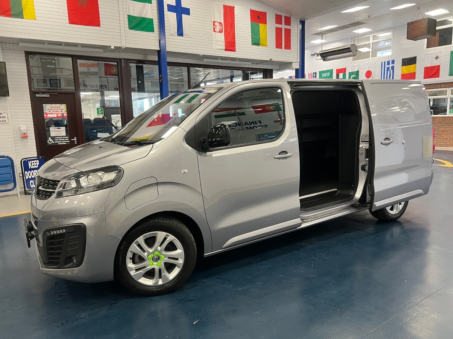 Used Vauxhall Vivaro 2022 for sale - 78161690: Photo 9