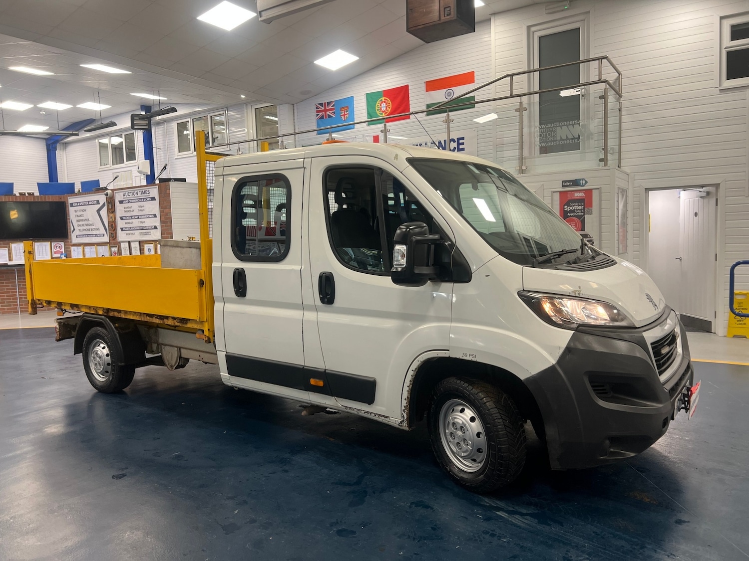 Used Peugeot Boxer 2015 for sale - 77759302: Photo 2