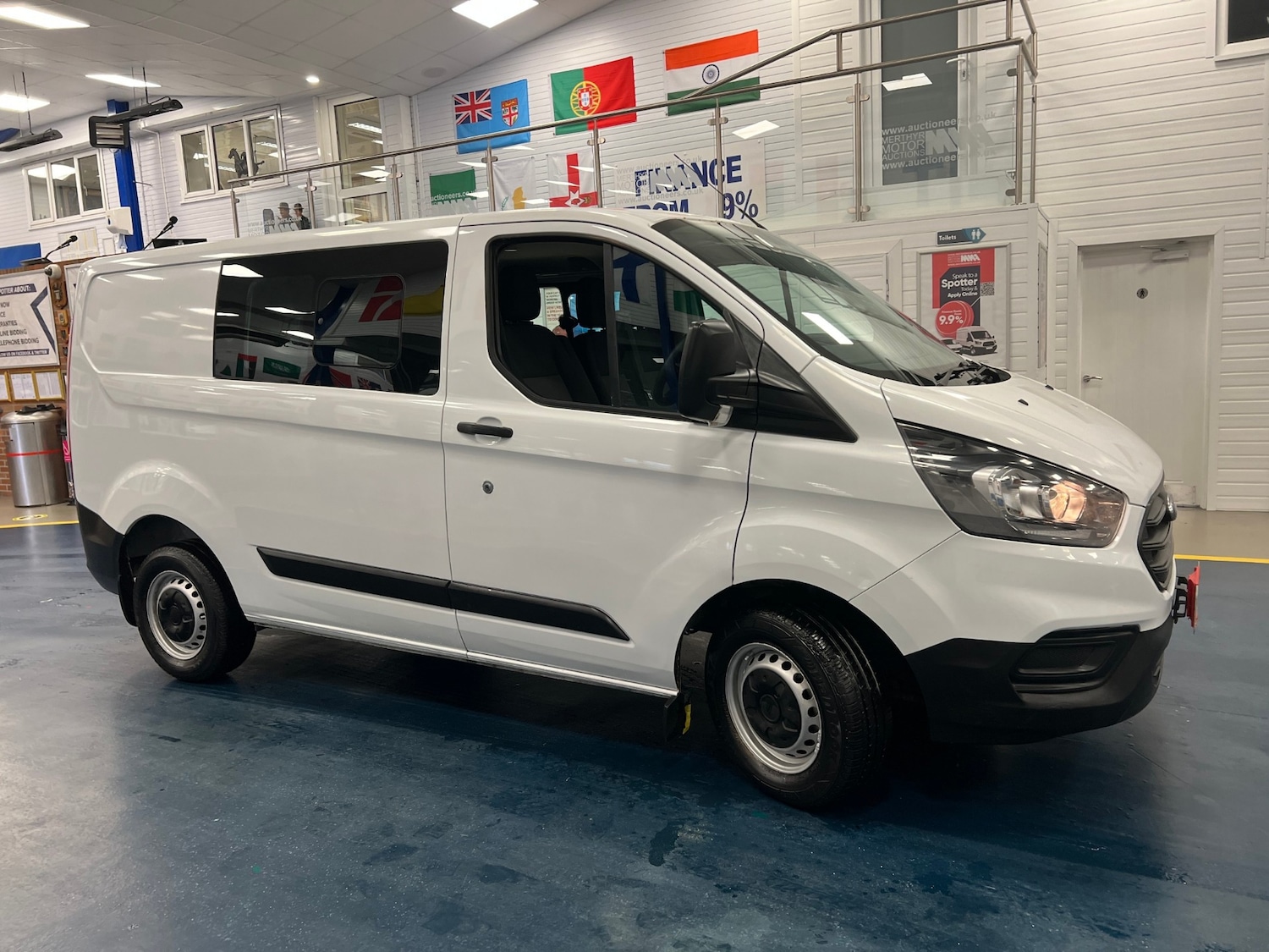 Used Ford Transit Custom 2018 for sale - 77168389: Photo 2