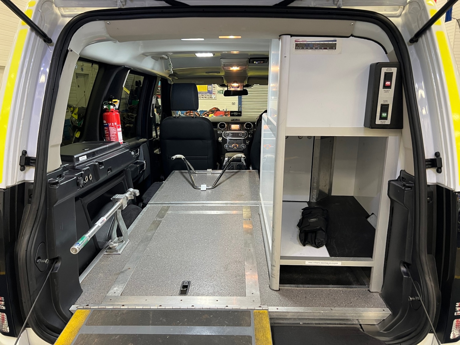 Used Land Rover Discovery 2014 for sale - 76738587: Photo 10