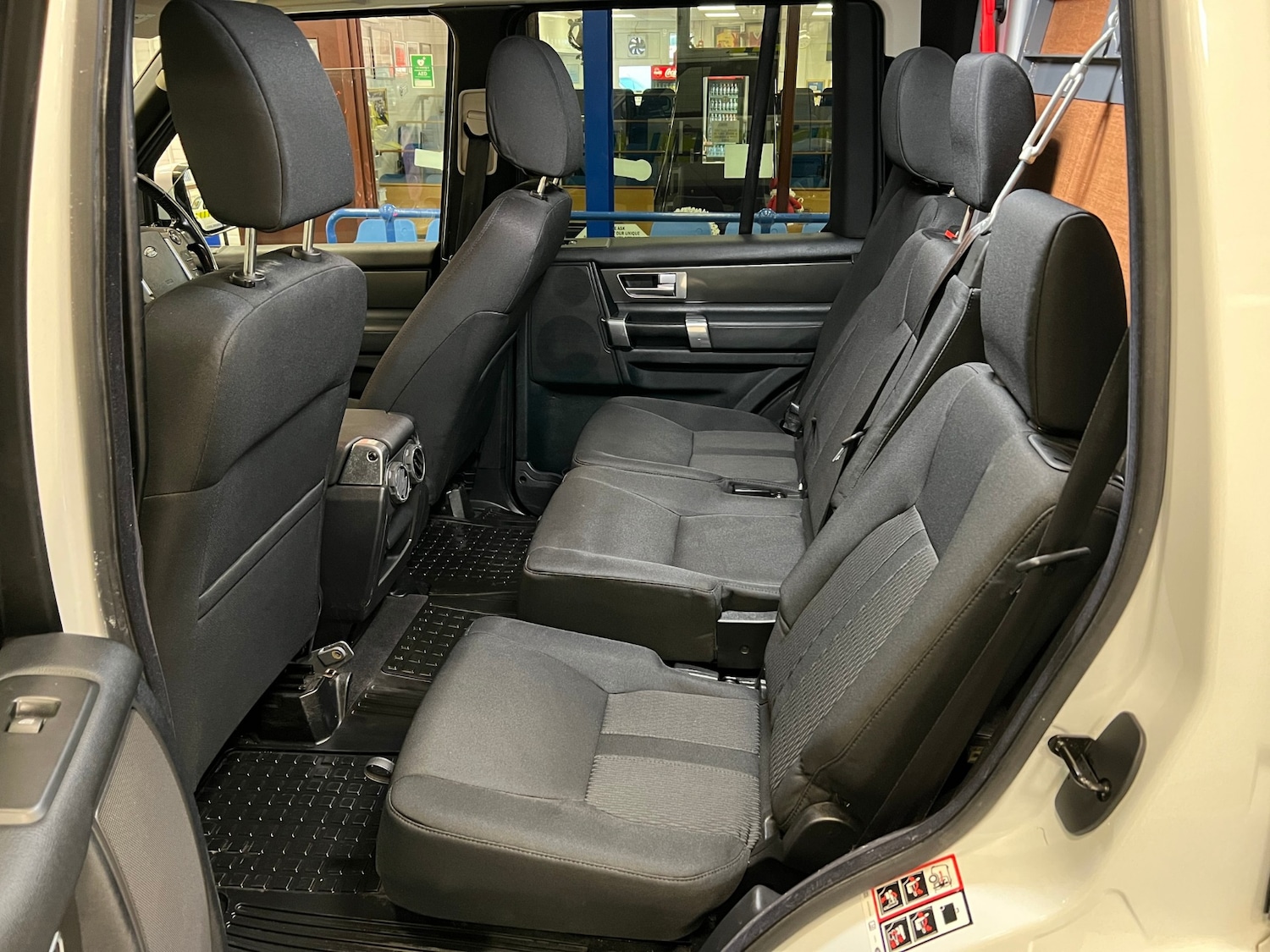 Used Land Rover Discovery 2014 for sale - 76738587: Photo 11